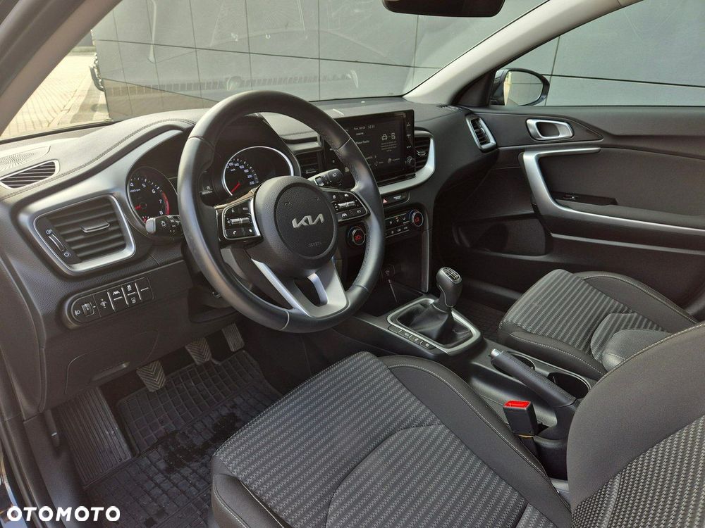 Kia XCeed 1.5 T-GDI M - 10