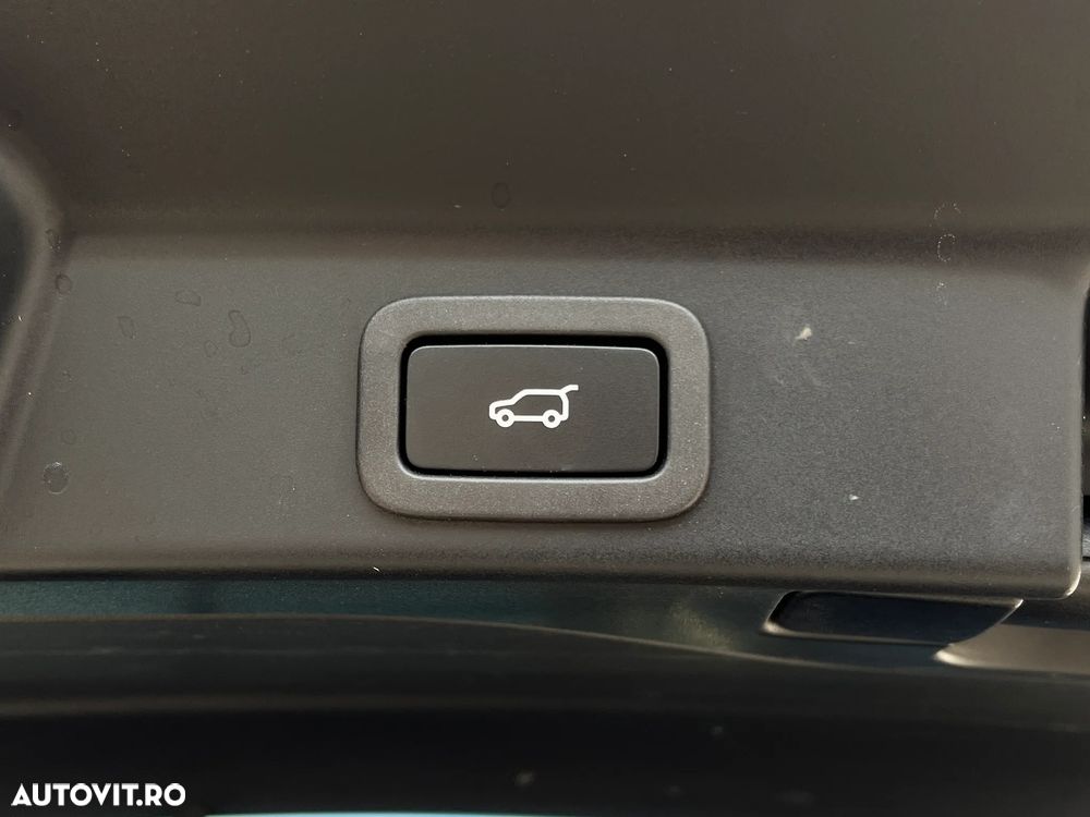 Jaguar F-Pace 25t AWD R-Sport - 36