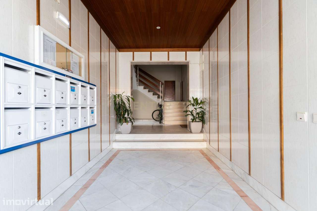 Apartamento T3 com Vista Rio e Garagem – Centro de Setúbal - Grande imagem: 2/19