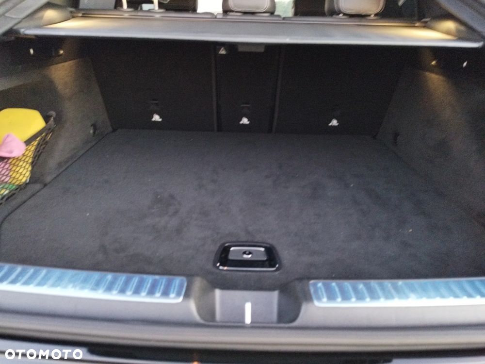 Mercedes-Benz GLC 300 4Matic 9G-TRONIC AMG Line - 12