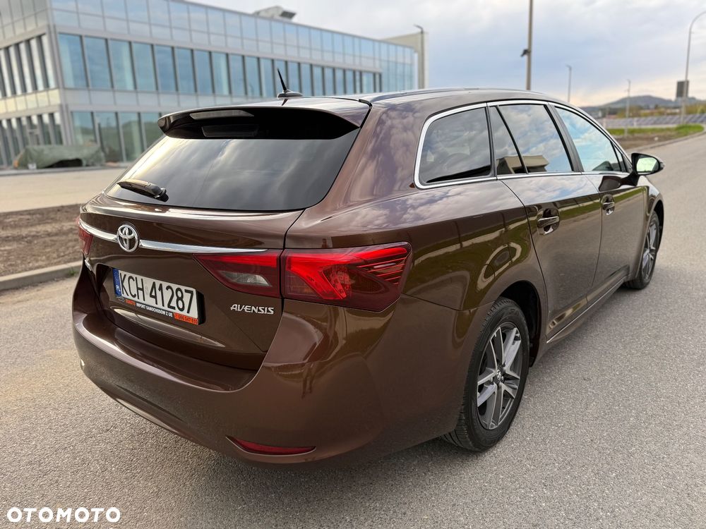 Toyota Avensis - 8