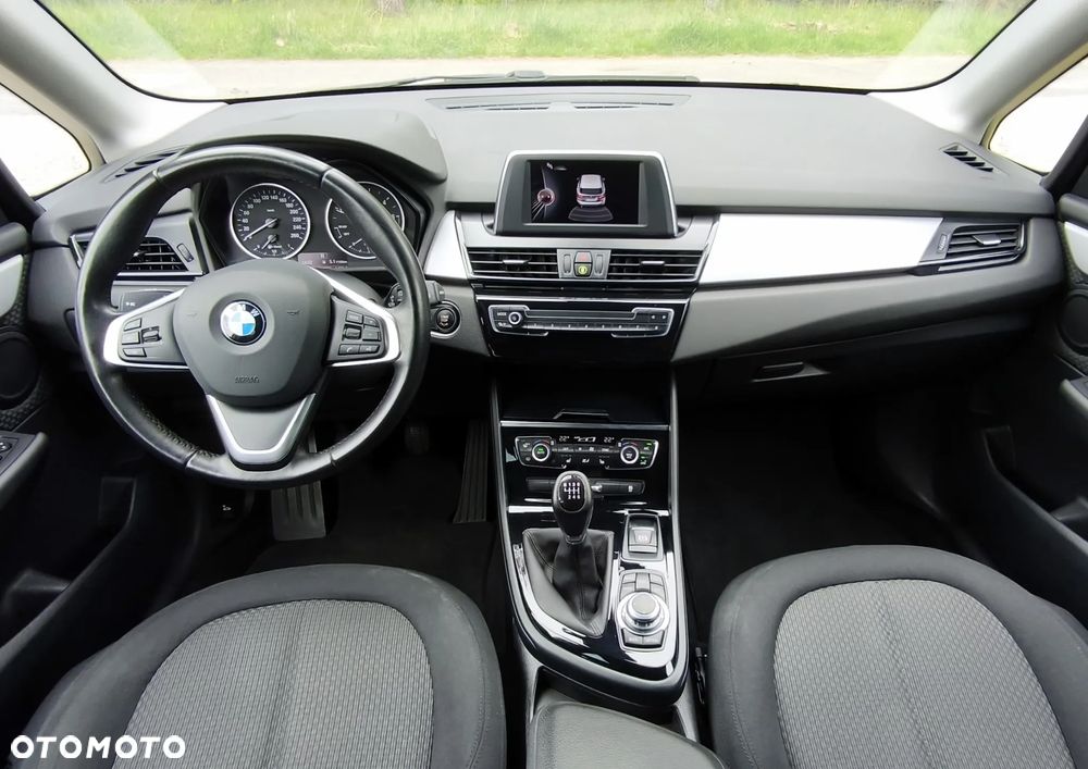 BMW Seria 2 216d Advantage - 24