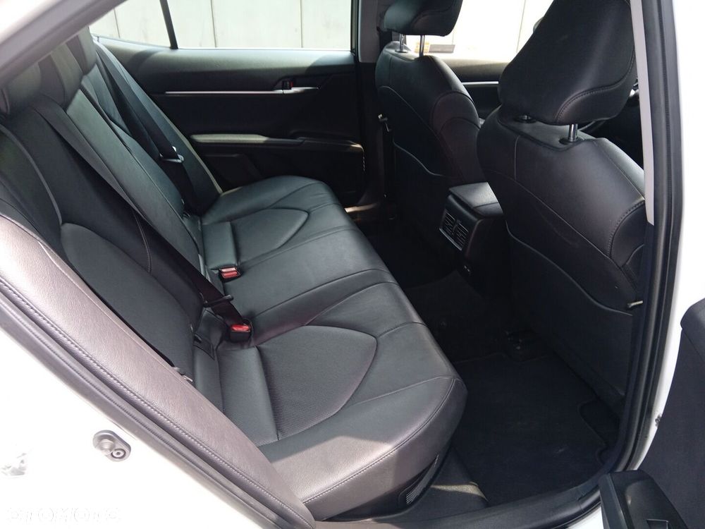 Toyota Camry - 11