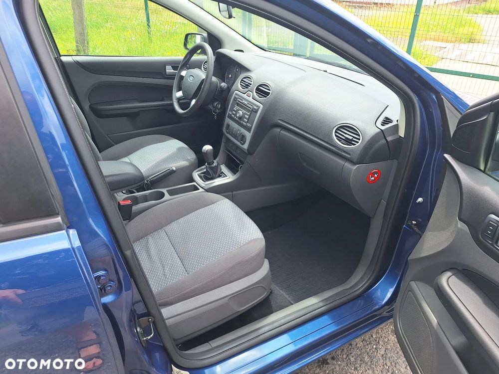 Ford Focus 1.8 FF Ghia - 14