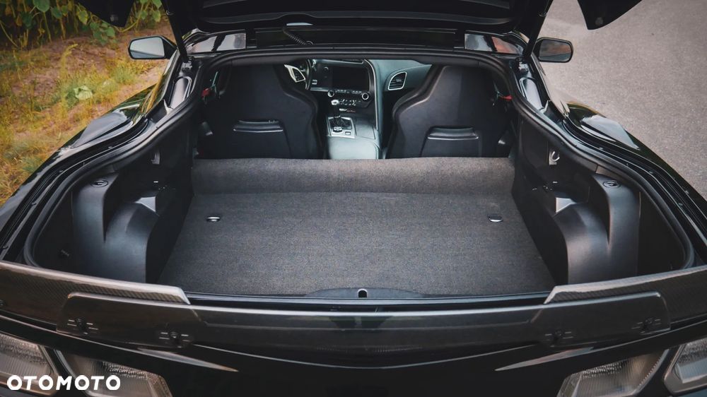 Chevrolet Corvette - 33