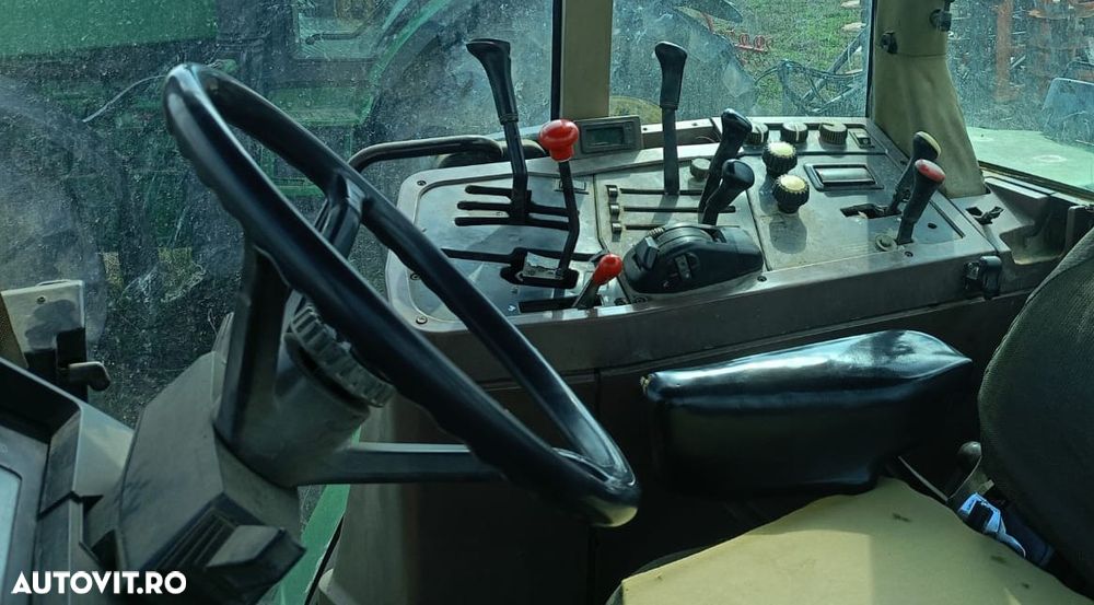 John Deere 7700 - 9