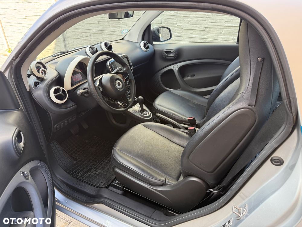 Smart Fortwo EQ - 12