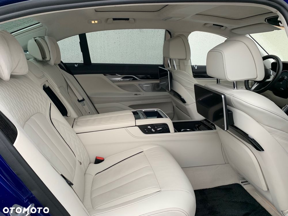 BMW Seria 7 M760Li xDrive - 8