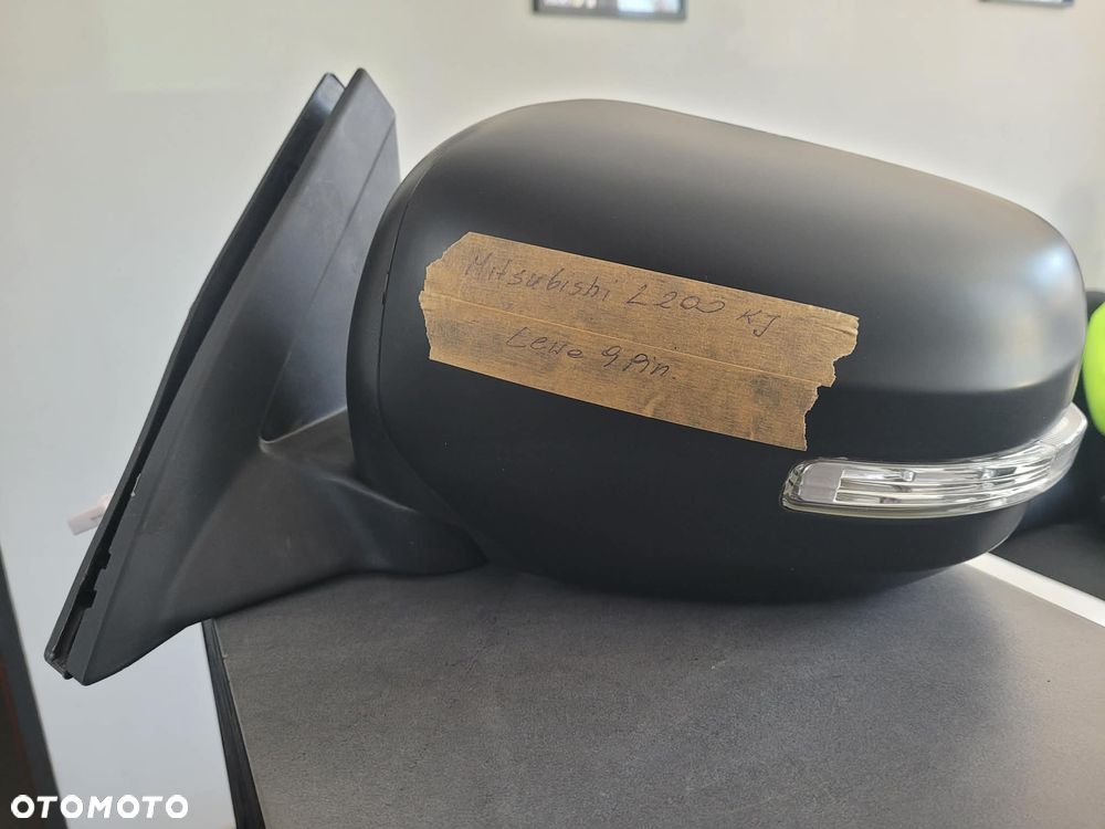 Lusterka zewnętrzne Mitsubishi L200 PRAWE - 1