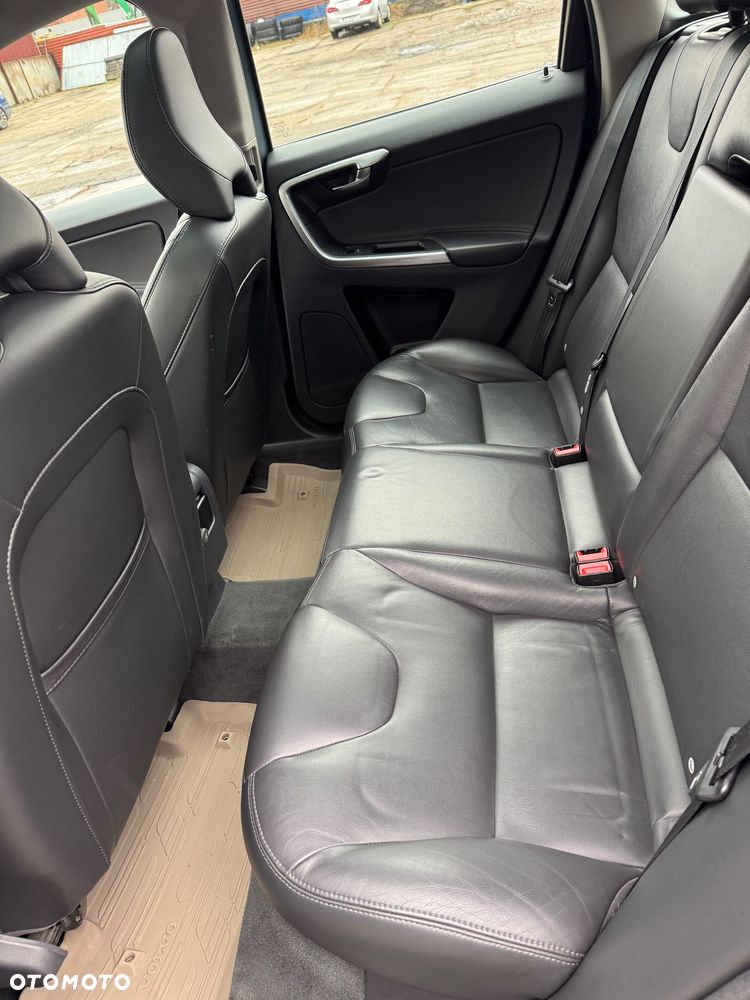Volvo XC 60 D4 AWD Inscription - 4