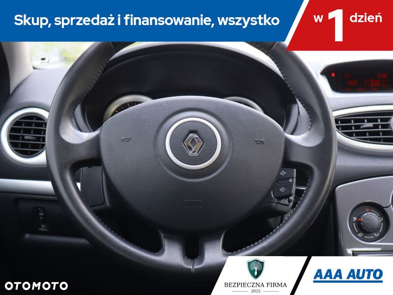 Renault Clio - 17