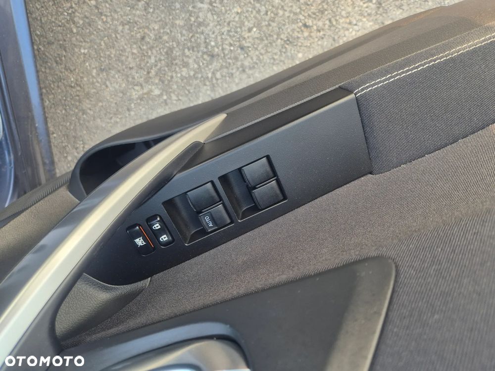 Toyota Auris 1.8 HSD Luna - 19