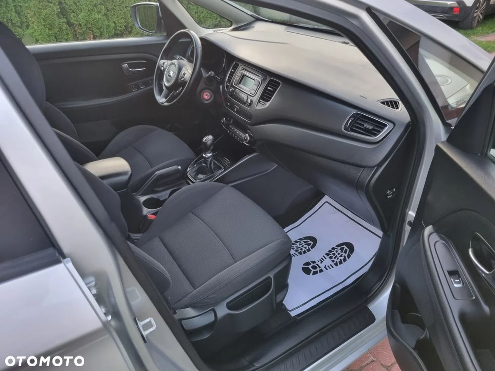 Kia Carens 1.7 CRDi M 7os - 25