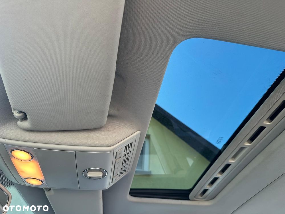 Volkswagen Multivan - 19