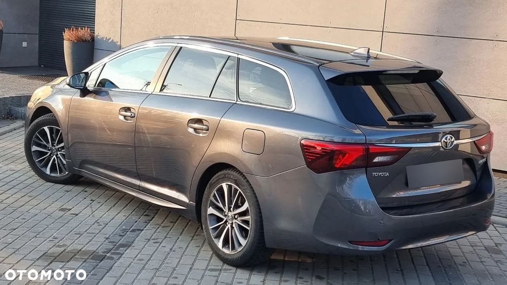 Toyota Avensis 2.0 Premium MS - 7