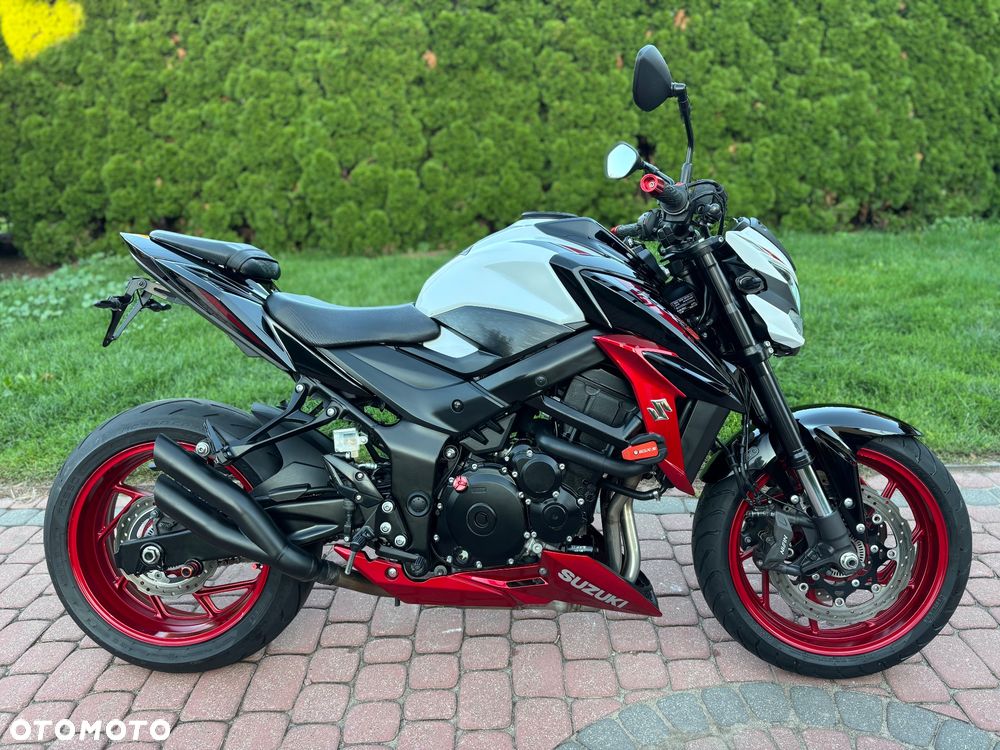 Suzuki GSX - 4