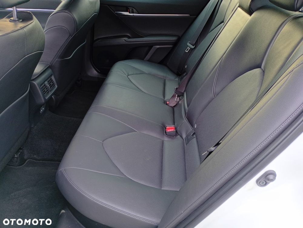 Toyota Camry 2.5 Hybrid Executive CVT - 21