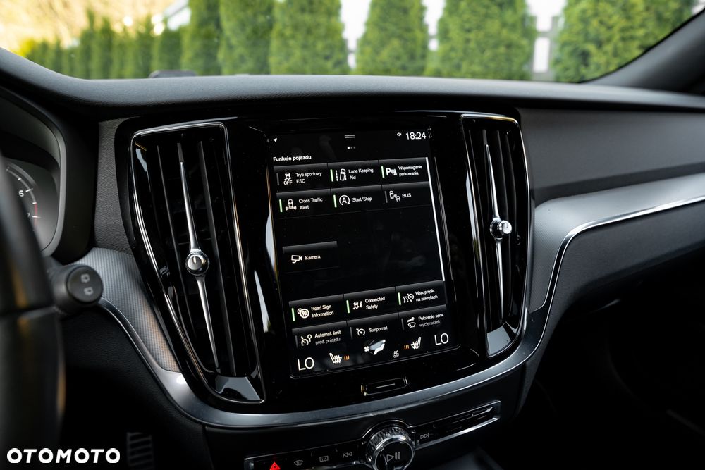 Volvo V60 B5 B R-Design - 37