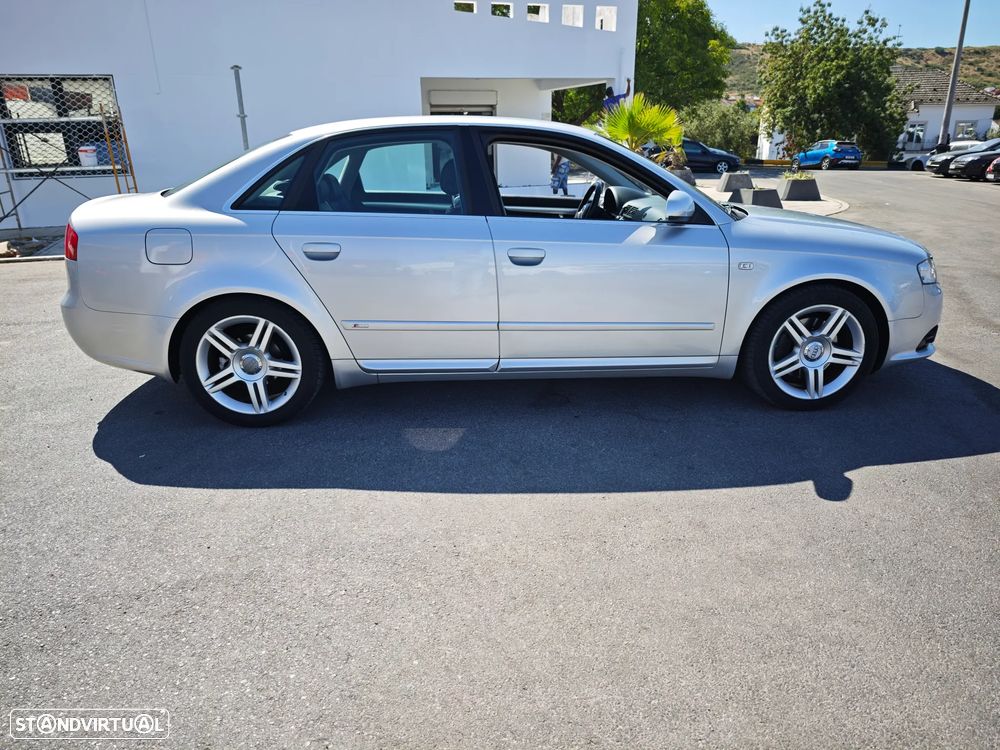 Audi A4 2.0 TDI S-line - 4