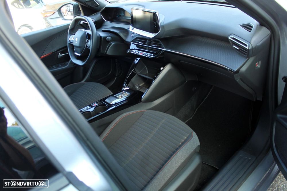 Peugeot e-2008 50 kWh Active Pack - 25