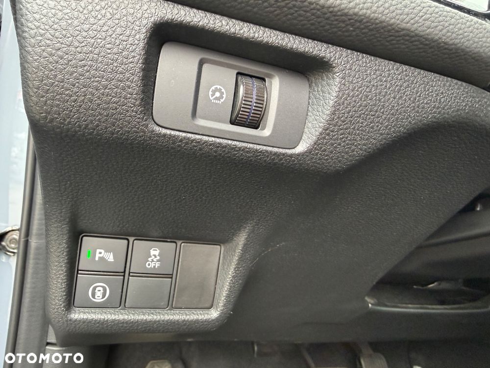 Honda Civic 2.0 i-MMD Elegance CVT - 32