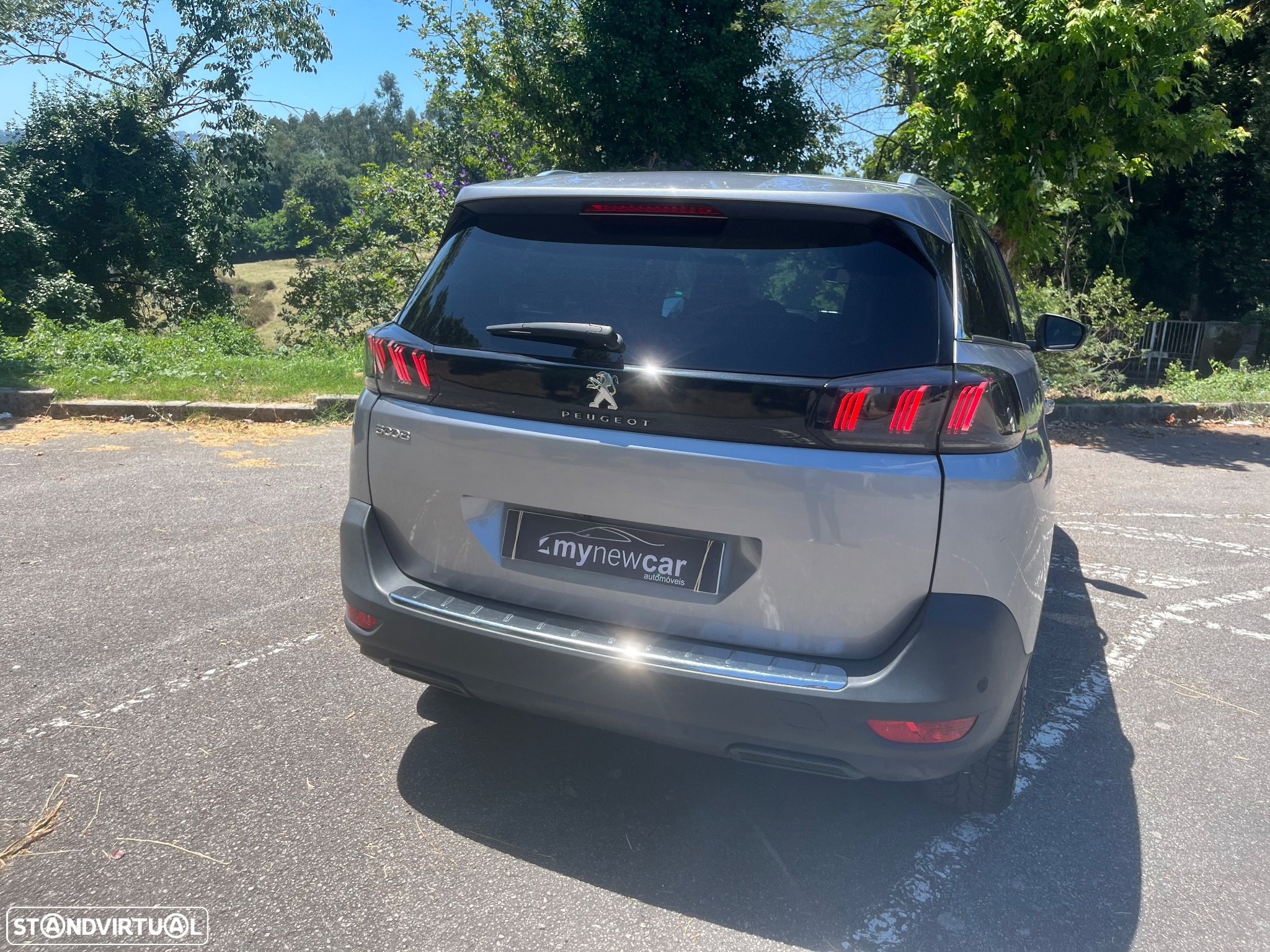 Peugeot 5008 1.5 BlueHDi Allure EAT8 - 13