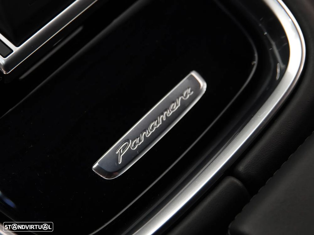 Porsche Panamera Sport Turismo 4 E-Hybrid - 30