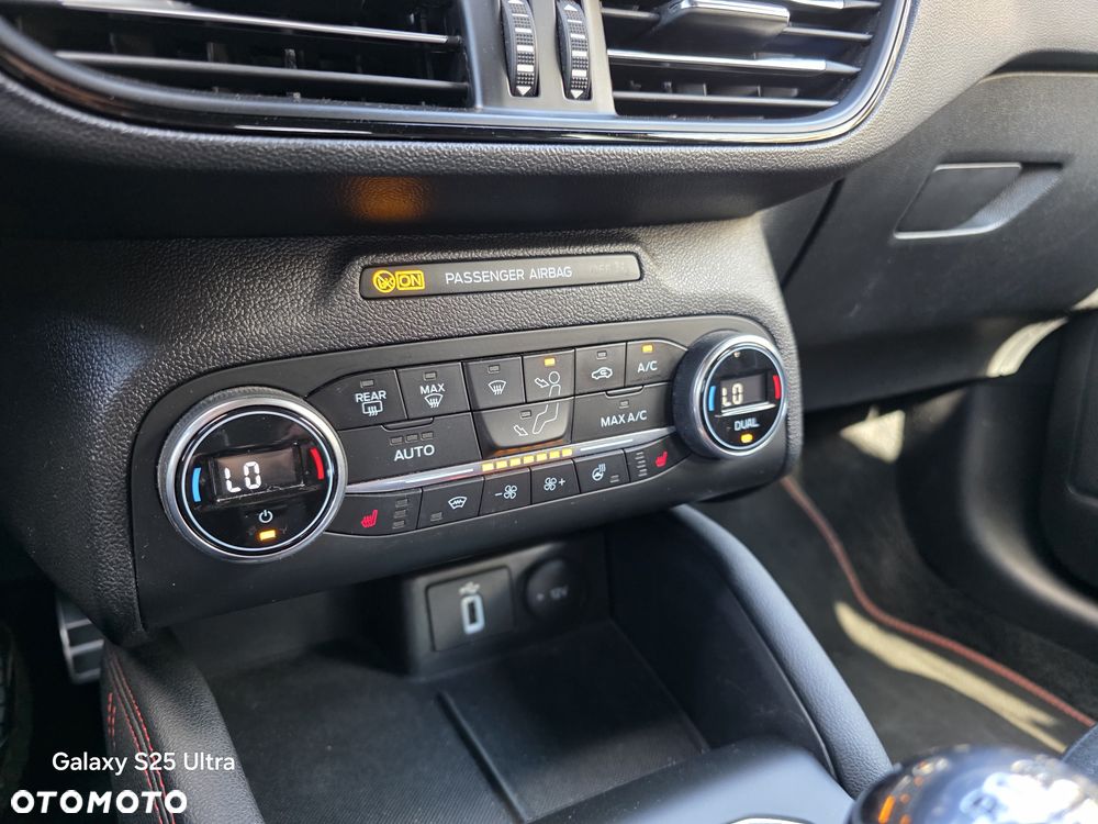 Ford Focus 1.5 EcoBoost ST-Line ASS - 21