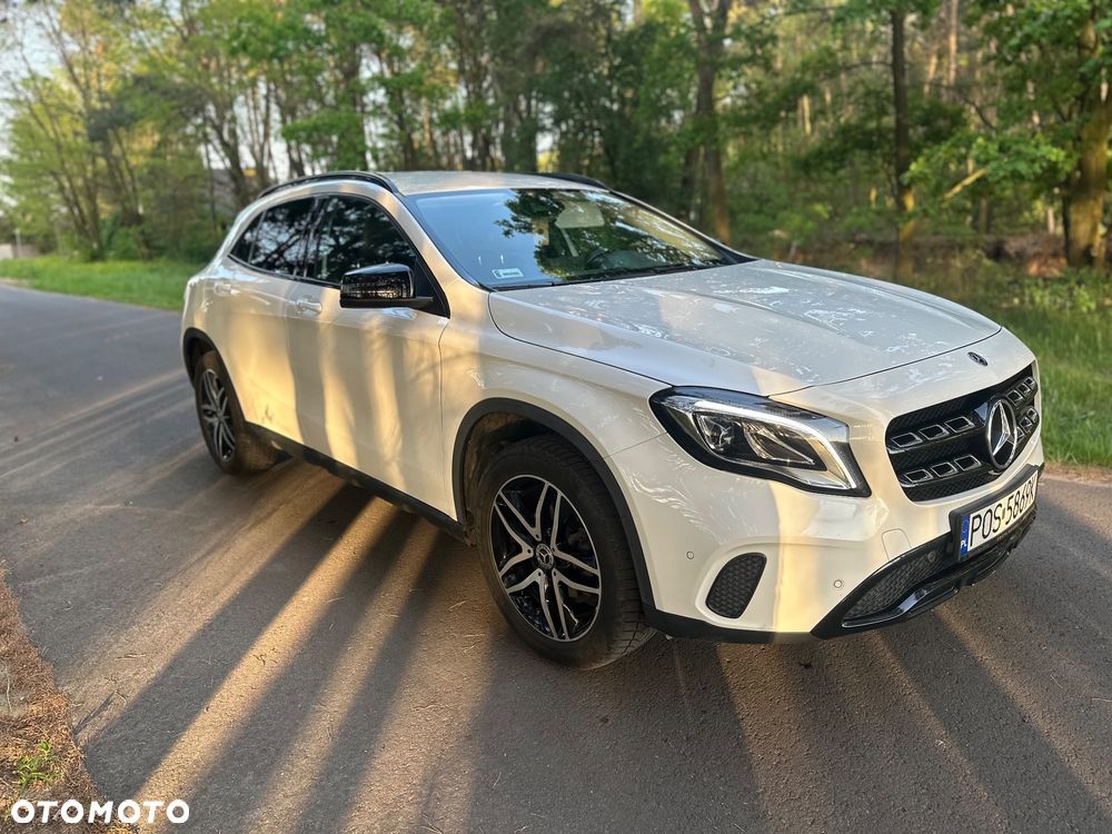 Mercedes-Benz GLA 180 7G-DCT Urban - 7