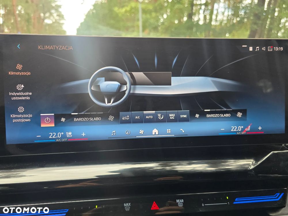 BMW Seria 5 530i xDrive mHEV - 22