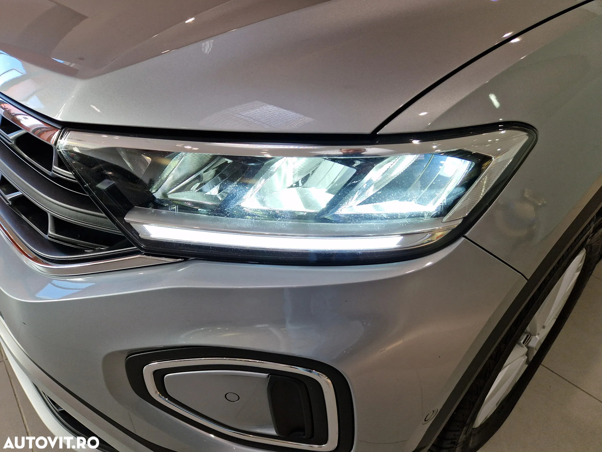 Volkswagen T-ROC 1.0 TSI Life - 9