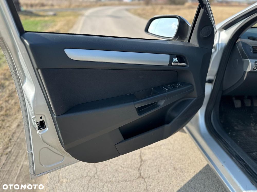 Opel Astra 1.8 Edition Plus - 26