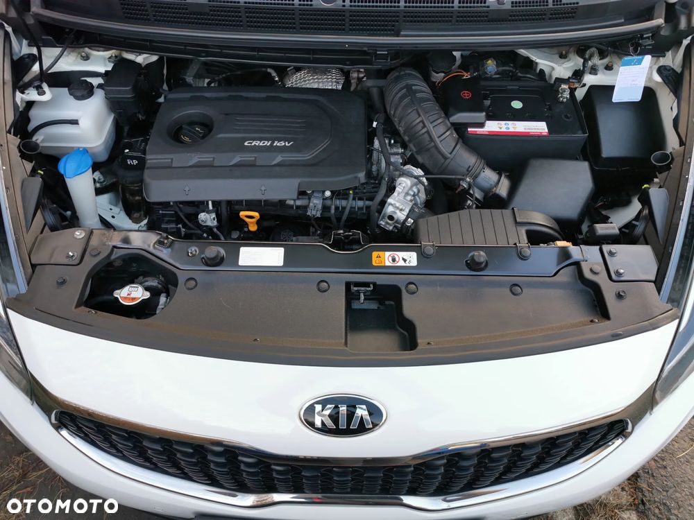 Kia Carens 1.7 CRDi 141 UEFA EURO 2016 - 29