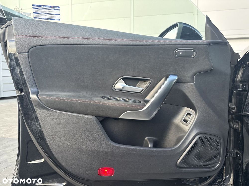 Mercedes-Benz CLA 200 AMG Line 7G-DCT - 11
