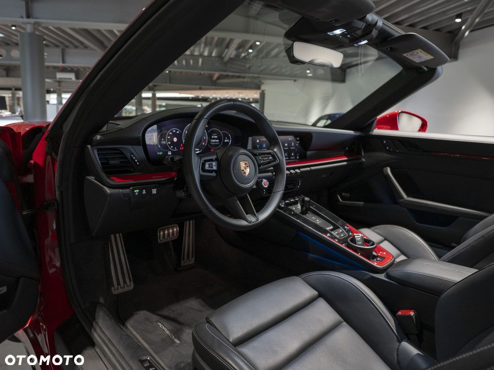 Porsche 911 Carrera - 16