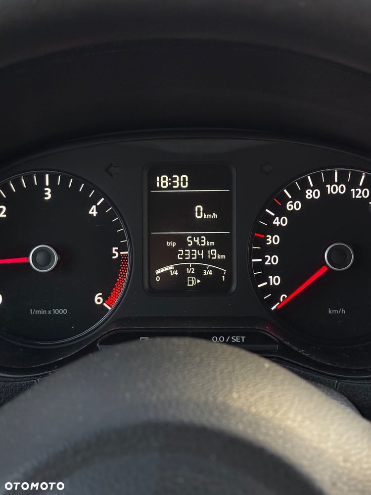 Volkswagen Polo - 15
