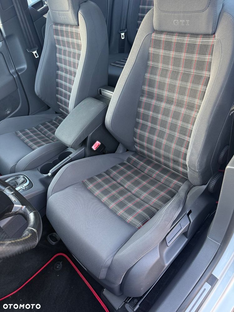 Volkswagen Golf 2.0 TSI GTI DSG - 13