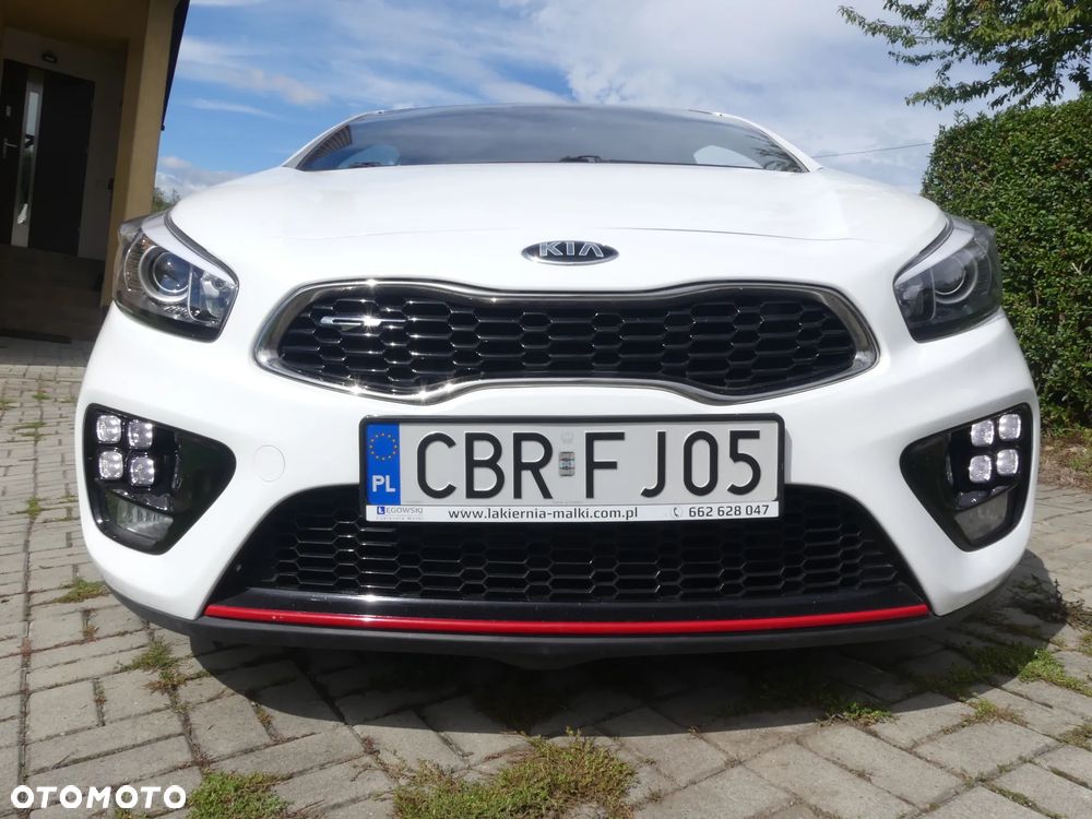 Kia Ceed - 13