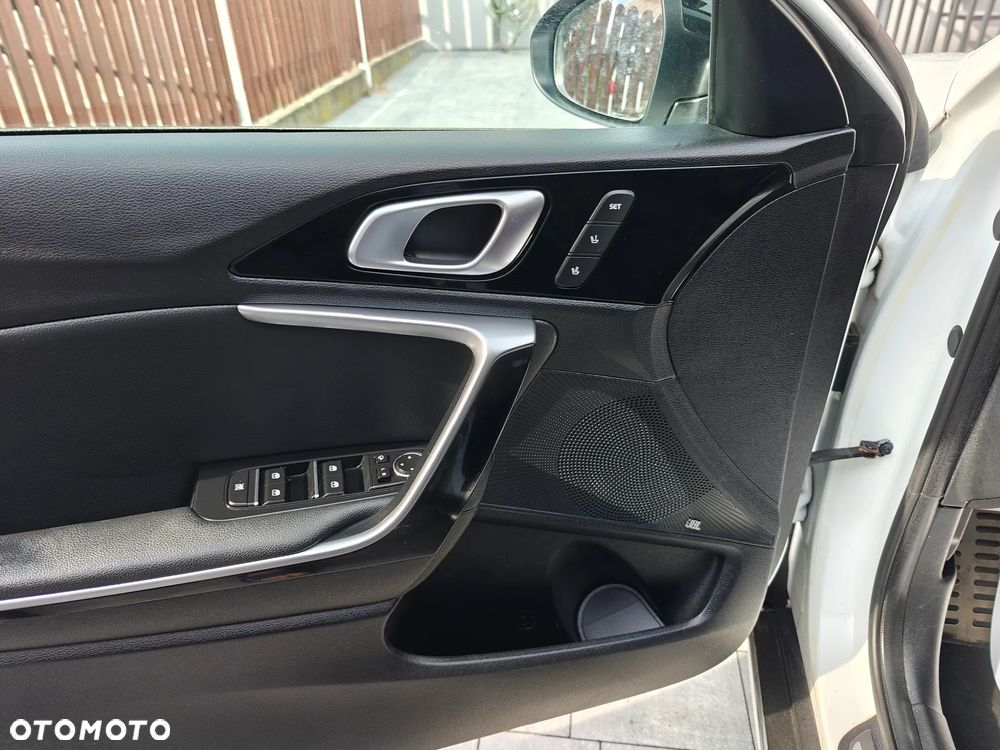 Kia XCeed 1.6 T-GDI OPF DCT7 PLATINUM EDITION - 14