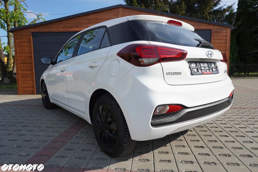 Hyundai i20 blue 1.2 Classic - 14