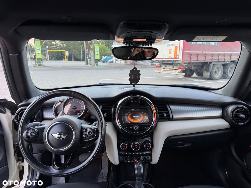 MINI Cooper Standard - 11