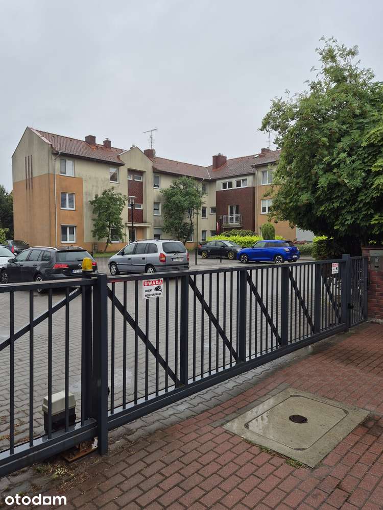 Mieszkanie z balkonem i miejscem parkingowym w Tarnowie Podgórnym