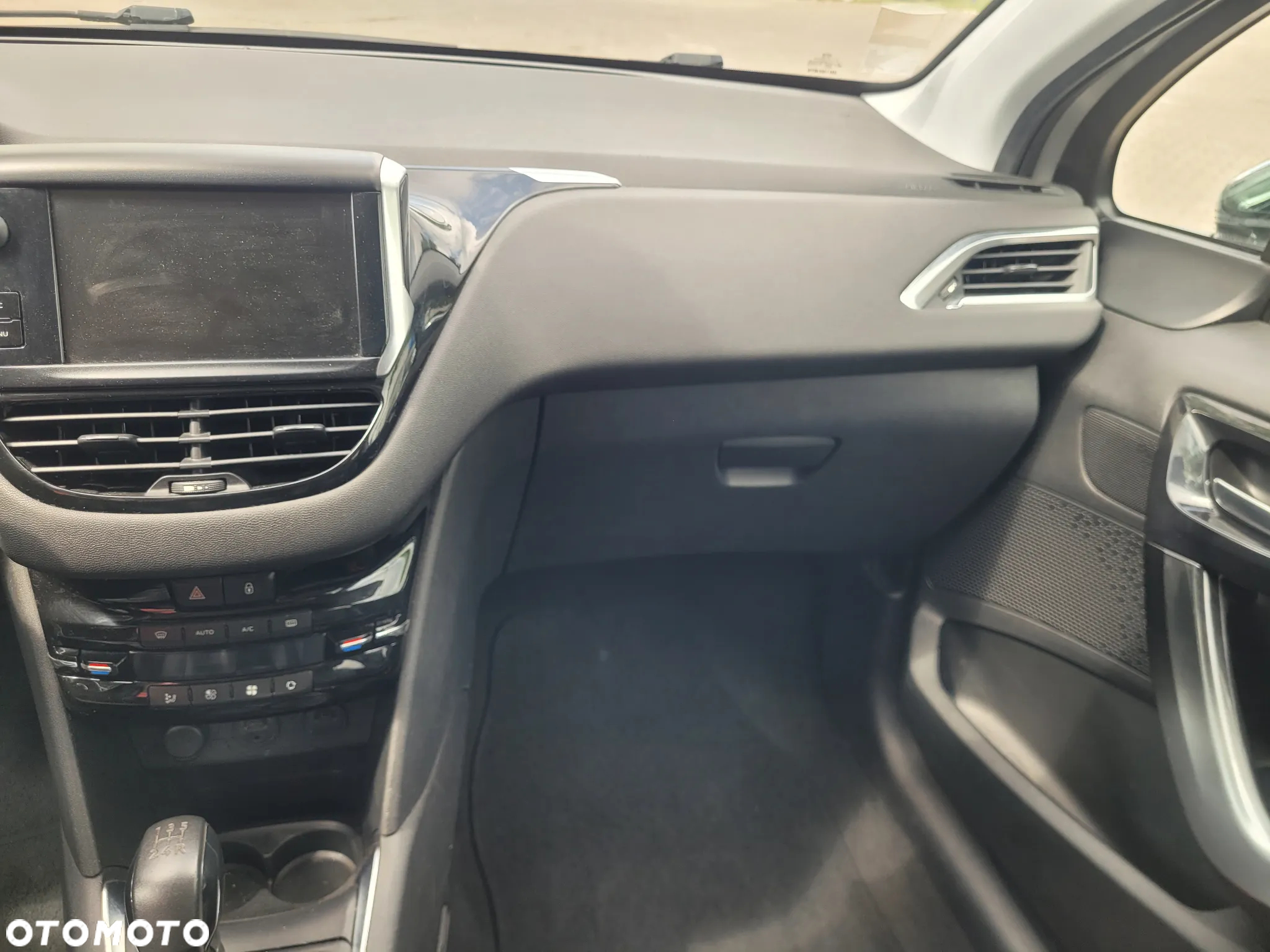 Peugeot 208 1.4 HDi Business Line - 10