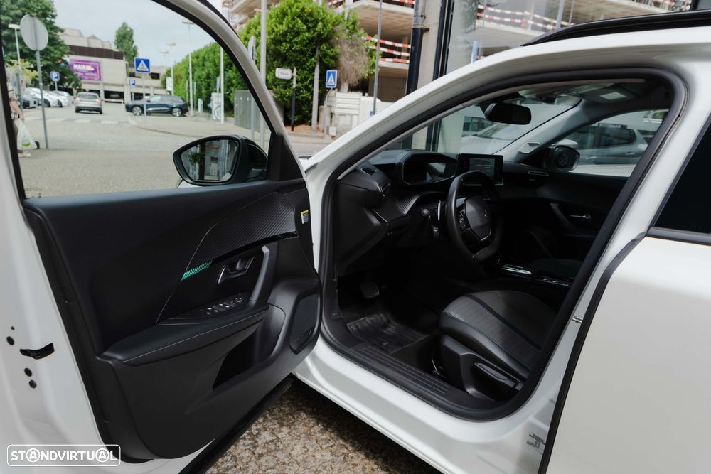 Peugeot 2008 1.2 PureTech Allure Pack EAT8 - 9