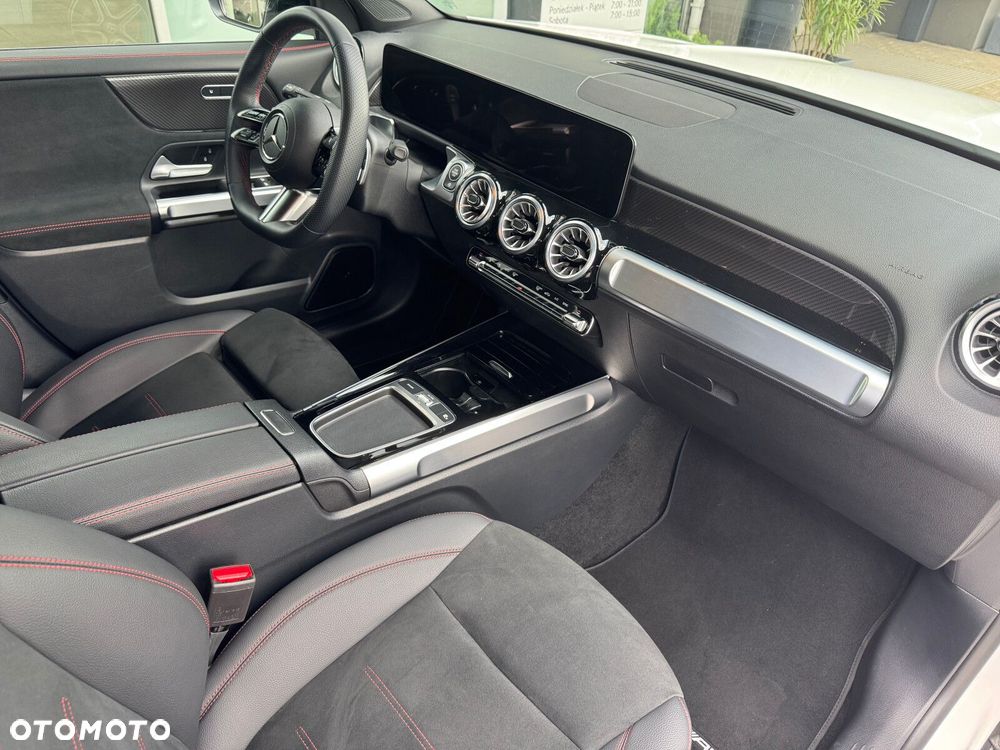Mercedes-Benz GLB - 9
