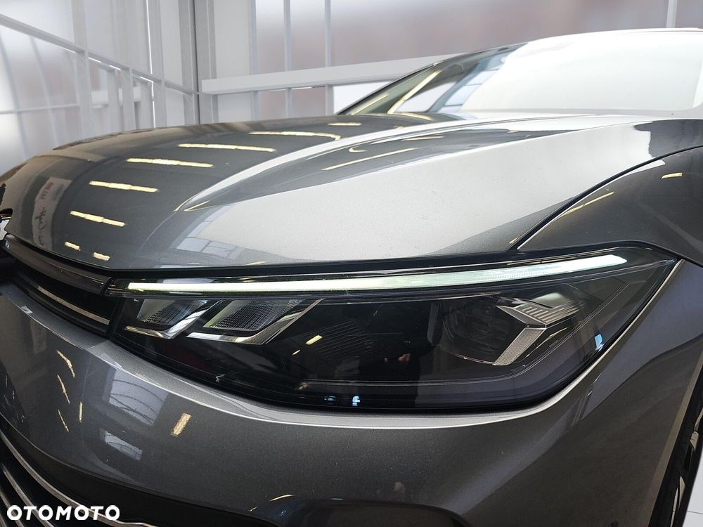 Volkswagen Passat - 33