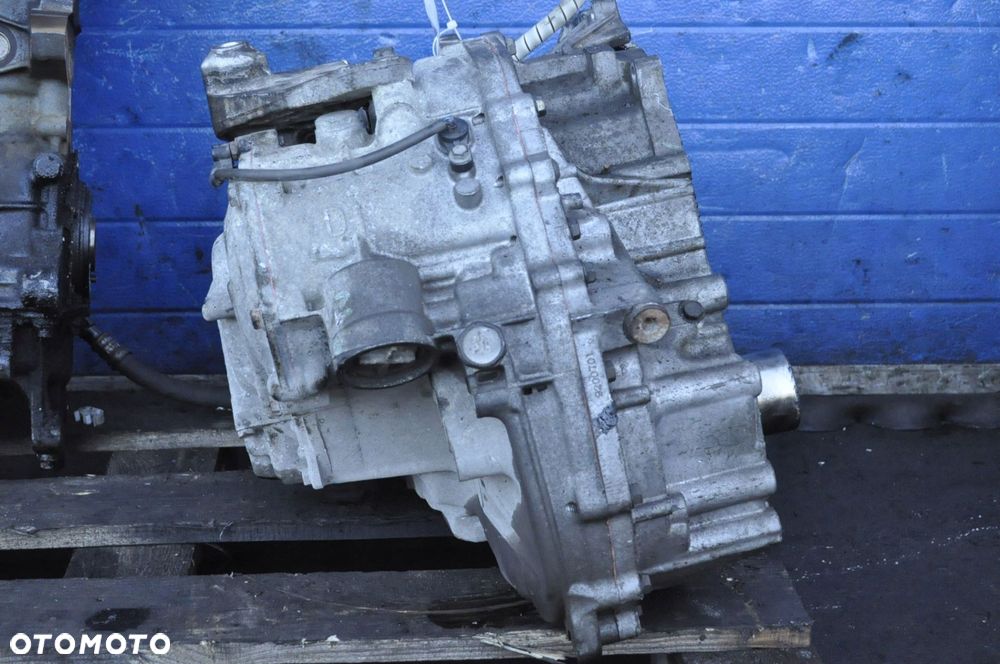 VOLVO S40 II V50 AWD 2.5T 220KM 230KM SKRZYNIA AUTOMAT 55-51SN 30713798 - 2