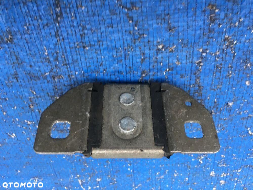 Mercedes W213 Rygiel Klapy Bagażnika Tył Zamek A1667401800 - 4