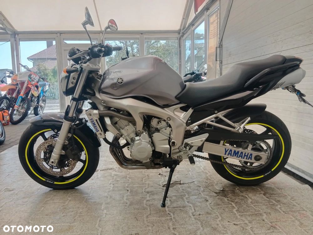 Yamaha FZ - 33