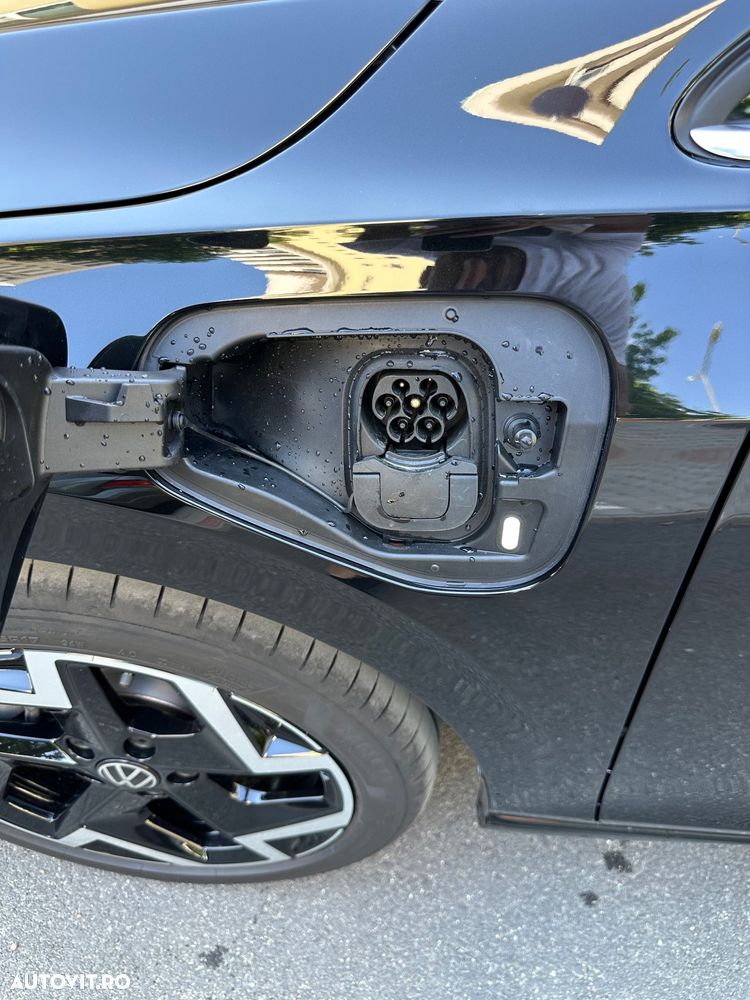 VOLKSWAGEN Golf 2025 — imagine 12